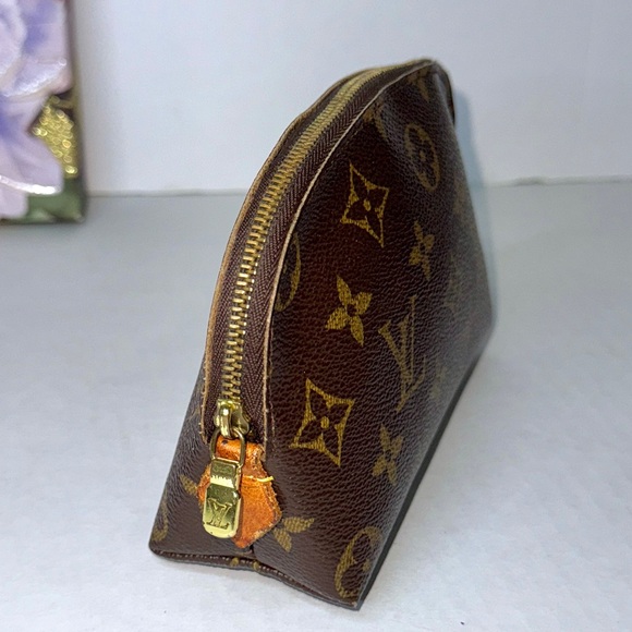 Louis Vuitton Demi Monogram Cosmetic pouch - Picture 4 of 11